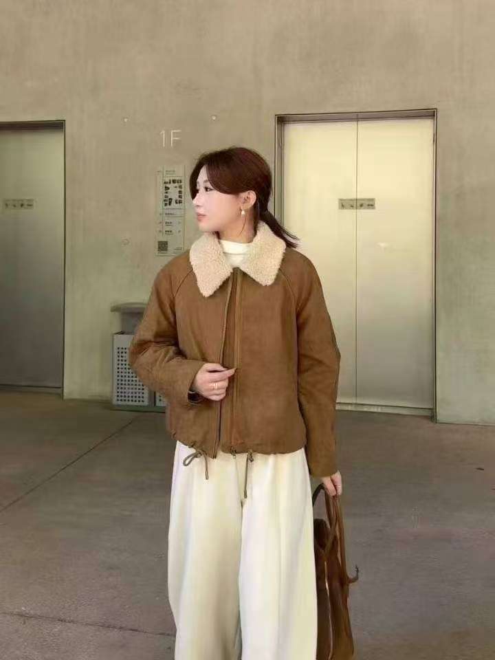 Lamb Wool Jacket Oversize Woma - огляд і ціна Outdoor Adventure Farm