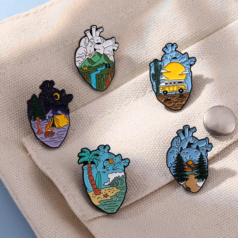 Adventure Heart Enamel Pins De - огляд і ціна Outdoor Adventure Friends
