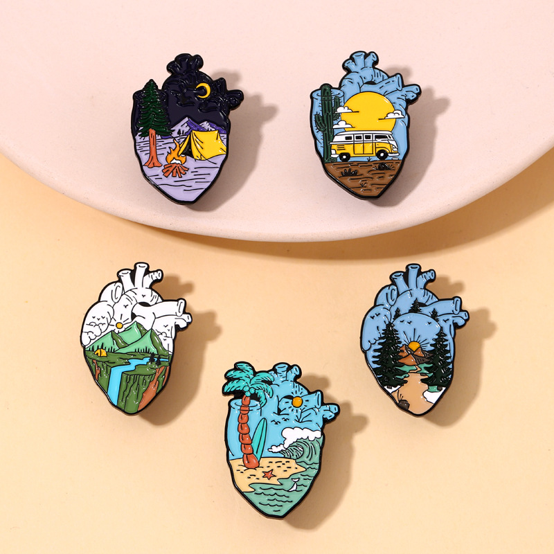 Adventure Heart Enamel Pins De - огляд і ціна Outdoor Adventure Friends