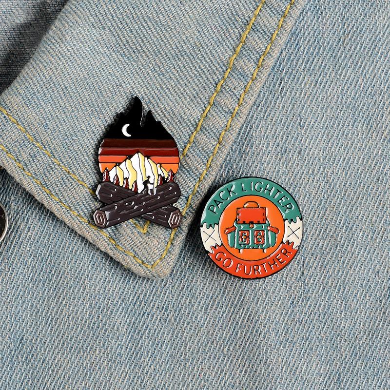 Outdoors Bonfire Enamel Pin Cu - огляд і ціна Outdoor Adventure Friends